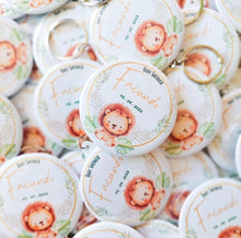 Cargar imagen en el visor de la galería, Chapita Llavero Destapador - Emmalice