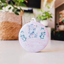 Cargar imagen en el visor de la galería, Chapitas Llavero - Emmalice